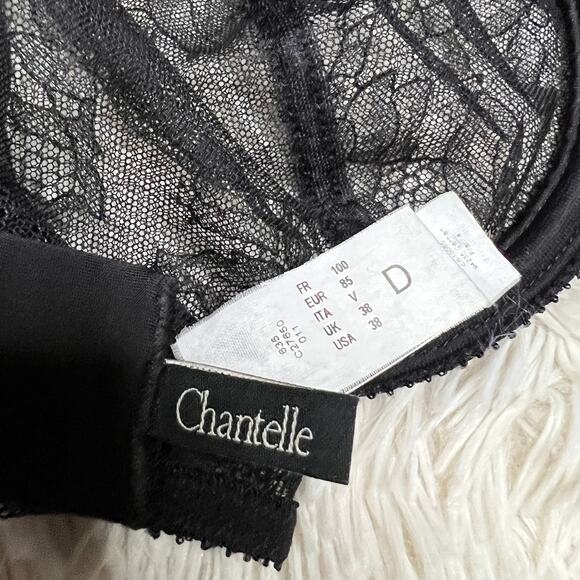 Chantelle| Vintage Women's black lace underwire bra - Picture 9 of 12